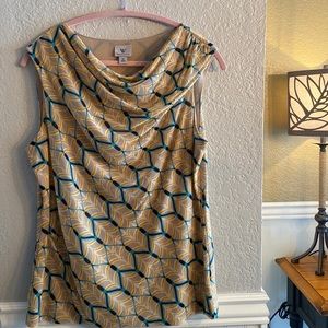 Ladies sleeveless blouse colors- beige,cream,gold,blues. XL.Brand - Worthington